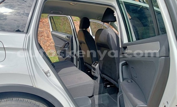 Nunua Ilio tumika Volkswagen Tiguan Nyeupe Gari ndani ya Nairobi nchini Nairobi Nunua Ilio tumika Volkswagen Tiguan Nyeupe Gari ndani ya Nairobi nchini Nairobi