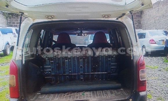 Buy Used Toyota Probox White Car in Nanyuki in Rift Valley Buy Used Toyota Probox White Car in Nanyuki in Rift Valley