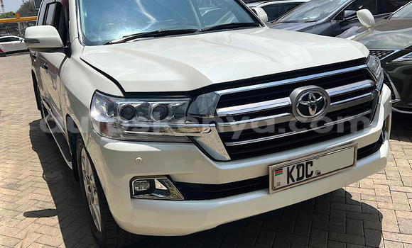 Buy Used Toyota Land Cruiser White Car in Nairobi in Nairobi