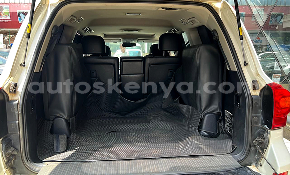 Buy Used Toyota Land Cruiser White Car in Nairobi in Nairobi Buy Used Toyota Land Cruiser White Car in Nairobi in Nairobi