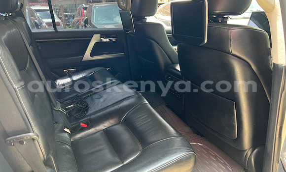 Buy Used Toyota Land Cruiser White Car in Nairobi in Nairobi Buy Used Toyota Land Cruiser White Car in Nairobi in Nairobi