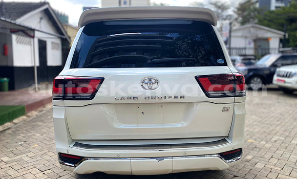 Buy Used Toyota Land Cruiser White Car in Nairobi in Nairobi Buy Used Toyota Land Cruiser White Car in Nairobi in Nairobi