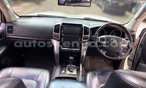 Buy Used Toyota Land Cruiser White Car in Nairobi in Nairobi Buy Used Toyota Land Cruiser White Car in Nairobi in Nairobi