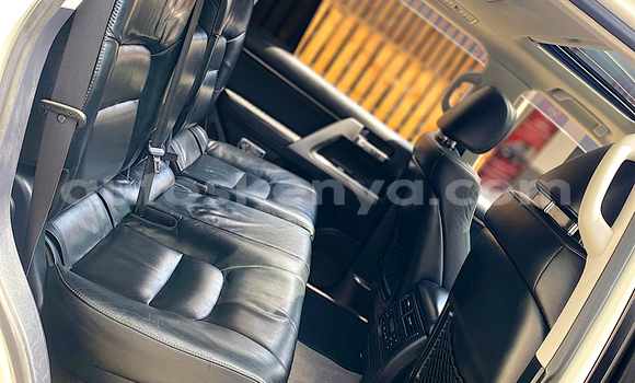 Buy Used Toyota Land Cruiser White Car in Nairobi in Nairobi Buy Used Toyota Land Cruiser White Car in Nairobi in Nairobi