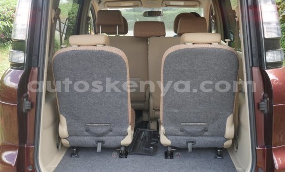 Nunua Ilio tumika Toyota Sienta Nyingine Gari ndani ya Machakos nchini Nairobi Nunua Ilio tumika Toyota Sienta Nyingine Gari ndani ya Machakos nchini Nairobi