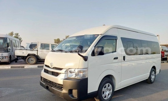 Buy Used Toyota Hiace White Car in Nairobi in Nairobi