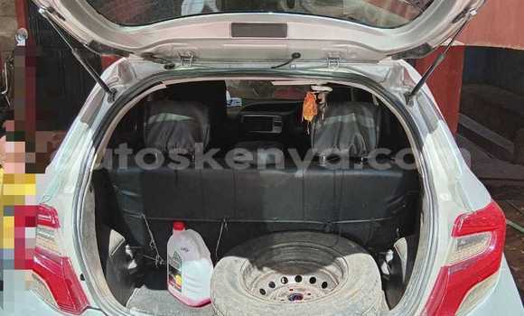 Buy Used Toyota Vitz Silver Car in Nairobi in Nairobi Buy Used Toyota Vitz Silver Car in Nairobi in Nairobi