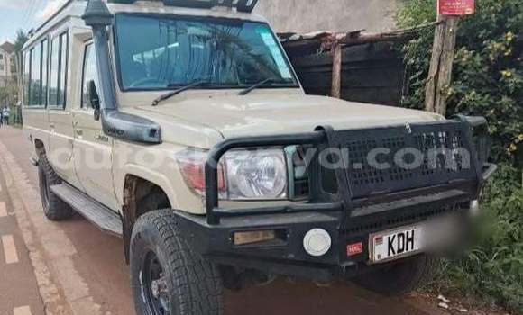 Nunua Ilio tumika Toyota Land Cruiser Prado Nyingine Gari ndani ya Nairobi nchini Nairobi Nunua Ilio tumika Toyota Land Cruiser Prado Nyingine Gari ndani ya Nairobi nchini Nairobi
