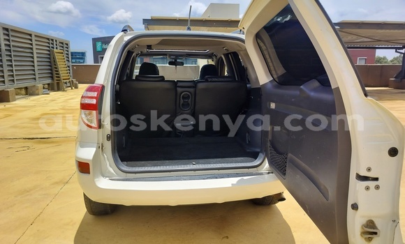 Buy Used Toyota RAV4 White Car in Nairobi in Nairobi