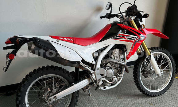 Nunua Ilio tumika Honda CRF250X Nyekundu Bike ndani ya Bissil nchini Nairobi Nunua Ilio tumika Honda CRF250X Nyekundu Bike ndani ya Bissil nchini Nairobi