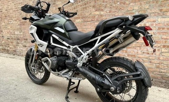 Nunua Ilio tumika Triumph Tiger Nyeusi Bike ndani ya Bungoma nchini West Kenya Nunua Ilio tumika Triumph Tiger Nyeusi Bike ndani ya Bungoma nchini West Kenya