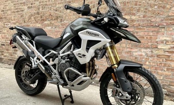 Nunua Ilio tumika Triumph Tiger Nyeusi Bike ndani ya Bungoma nchini West Kenya Nunua Ilio tumika Triumph Tiger Nyeusi Bike ndani ya Bungoma nchini West Kenya
