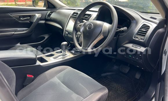 Nunua Ilio tumika Nissan Teana Nyeupe Gari ndani ya Nairobi nchini Nairobi Nunua Ilio tumika Nissan Teana Nyeupe Gari ndani ya Nairobi nchini Nairobi