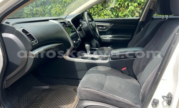 Nunua Ilio tumika Nissan Teana Nyeupe Gari ndani ya Nairobi nchini Nairobi Nunua Ilio tumika Nissan Teana Nyeupe Gari ndani ya Nairobi nchini Nairobi