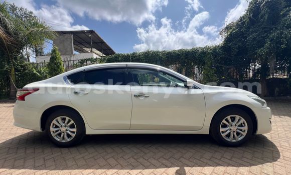 Nunua Ilio tumika Nissan Teana Nyeupe Gari ndani ya Nairobi nchini Nairobi Nunua Ilio tumika Nissan Teana Nyeupe Gari ndani ya Nairobi nchini Nairobi