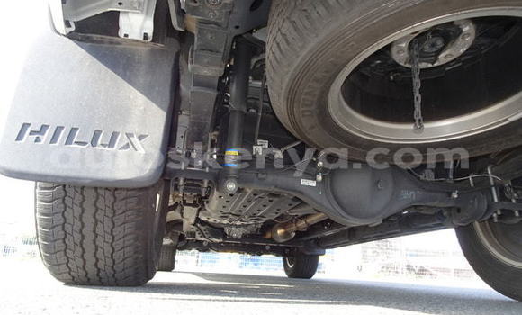 Imported Toyota Hilux White Makiinaa iti Mombasa keessatti Coastal Kenya keessatti Imported Toyota Hilux White Makiinaa iti Mombasa keessatti Coastal Kenya keessatti