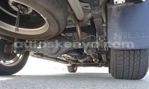 Imported Toyota Hilux White Makiinaa iti Mombasa keessatti Coastal Kenya keessatti Imported Toyota Hilux White Makiinaa iti Mombasa keessatti Coastal Kenya keessatti