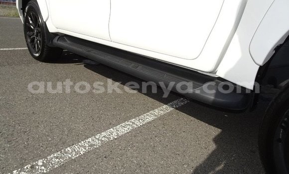 Imported Toyota Hilux White Makiinaa iti Mombasa keessatti Coastal Kenya keessatti Imported Toyota Hilux White Makiinaa iti Mombasa keessatti Coastal Kenya keessatti