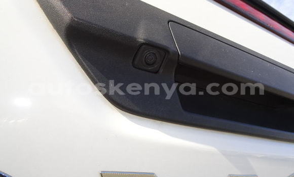 Imported Toyota Hilux White Makiinaa iti Mombasa keessatti Coastal Kenya keessatti Imported Toyota Hilux White Makiinaa iti Mombasa keessatti Coastal Kenya keessatti