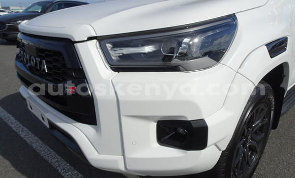 Imported Toyota Hilux White Makiinaa iti Mombasa keessatti Coastal Kenya keessatti Imported Toyota Hilux White Makiinaa iti Mombasa keessatti Coastal Kenya keessatti