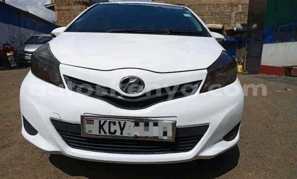 Oofamaa Toyota Vitz White Makiinaa iti Nairobi keessatti Nairobi keessatti Oofamaa Toyota Vitz White Makiinaa iti Nairobi keessatti Nairobi keessatti