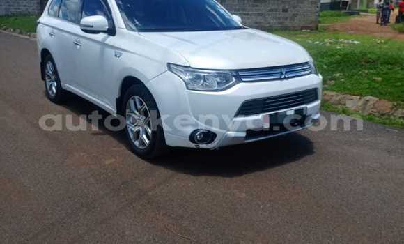 Oofamaa Mitsubishi Outlander White Makiinaa iti Nairobi keessatti Nairobi keessatti Oofamaa Mitsubishi Outlander White Makiinaa iti Nairobi keessatti Nairobi keessatti