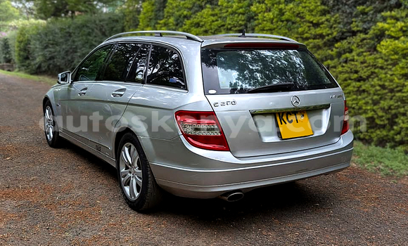Oofamaa Mercedes-Benz C-Classe Silver Makiinaa iti Nairobi keessatti Nairobi keessatti Oofamaa Mercedes-Benz C-Classe Silver Makiinaa iti Nairobi keessatti Nairobi keessatti