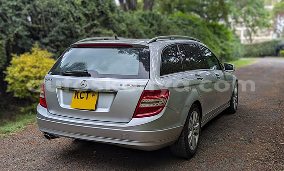 Oofamaa Mercedes-Benz C-Classe Silver Makiinaa iti Nairobi keessatti Nairobi keessatti Oofamaa Mercedes-Benz C-Classe Silver Makiinaa iti Nairobi keessatti Nairobi keessatti