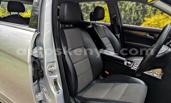 Oofamaa Mercedes-Benz C-Classe Silver Makiinaa iti Nairobi keessatti Nairobi keessatti Oofamaa Mercedes-Benz C-Classe Silver Makiinaa iti Nairobi keessatti Nairobi keessatti