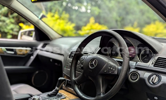 Oofamaa Mercedes-Benz C-Classe Silver Makiinaa iti Nairobi keessatti Nairobi keessatti Oofamaa Mercedes-Benz C-Classe Silver Makiinaa iti Nairobi keessatti Nairobi keessatti