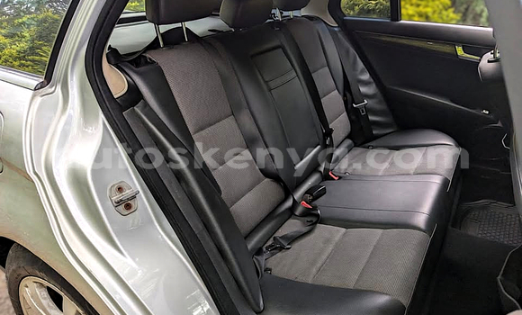 Oofamaa Mercedes-Benz C-Classe Silver Makiinaa iti Nairobi keessatti Nairobi keessatti Oofamaa Mercedes-Benz C-Classe Silver Makiinaa iti Nairobi keessatti Nairobi keessatti