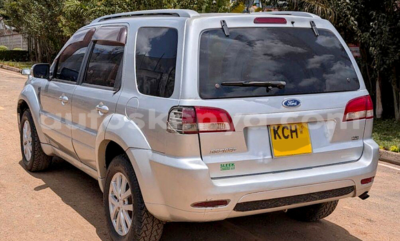 Oofamaa Ford Escape Silver Makiinaa iti Nairobi keessatti Nairobi keessatti Oofamaa Ford Escape Silver Makiinaa iti Nairobi keessatti Nairobi keessatti