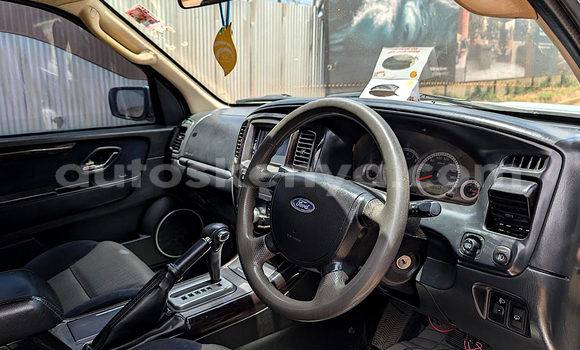 Oofamaa Ford Escape Silver Makiinaa iti Nairobi keessatti Nairobi keessatti Oofamaa Ford Escape Silver Makiinaa iti Nairobi keessatti Nairobi keessatti