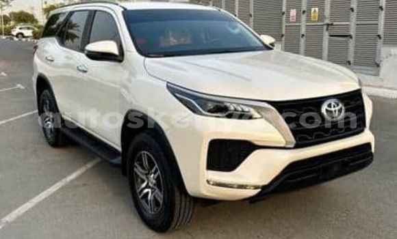 Buy Used Toyota Fortuner White Car in Nairobi in Nairobi