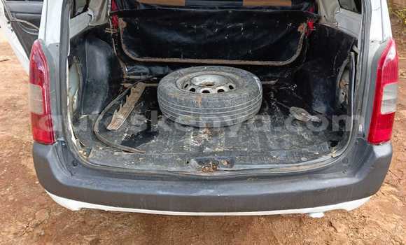 Oofamaa Toyota Probox White Makiinaa iti Nairobi keessatti Nairobi keessatti Oofamaa Toyota Probox White Makiinaa iti Nairobi keessatti Nairobi keessatti