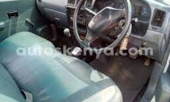 Oofamaa Toyota Hilux White Makiinaa iti Machakos keessatti Nairobi keessatti Oofamaa Toyota Hilux White Makiinaa iti Machakos keessatti Nairobi keessatti