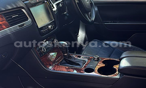 Oofamaa Volkswagen Touareg Black Makiinaa iti Nairobi keessatti Nairobi keessatti Oofamaa Volkswagen Touareg Black Makiinaa iti Nairobi keessatti Nairobi keessatti