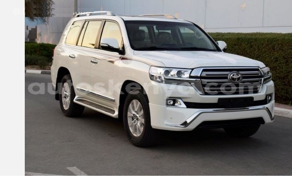 Buy Used Toyota Land Cruiser White Car in Nairobi in Nairobi