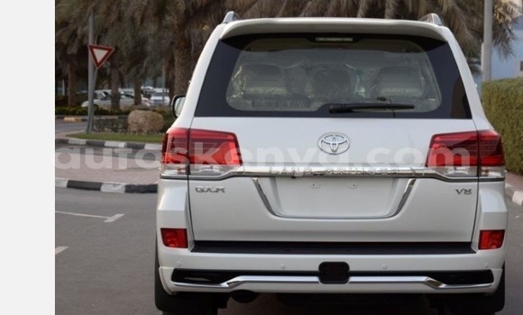 Nunua Ilio tumika Toyota Land Cruiser Nyeupe Gari ndani ya Nairobi nchini Nairobi Nunua Ilio tumika Toyota Land Cruiser Nyeupe Gari ndani ya Nairobi nchini Nairobi