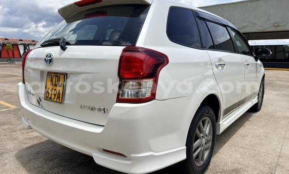Oofamaa Toyota Fielder White Makiinaa iti Nairobi keessatti Nairobi keessatti Oofamaa Toyota Fielder White Makiinaa iti Nairobi keessatti Nairobi keessatti