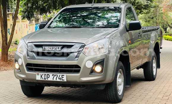 Oofamaa Isuzu D–MAX Silver Makiinaa iti Machakos keessatti Nairobi keessatti