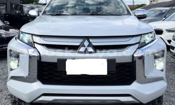 Nunua Ilio tumika Mitsubishi L200 Nyeupe Gari ndani ya Nairobi nchini Nairobi Nunua Ilio tumika Mitsubishi L200 Nyeupe Gari ndani ya Nairobi nchini Nairobi