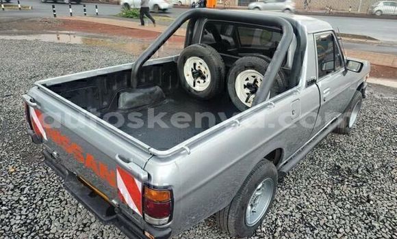 Oofamaa Nissan Datsun Silver Makiinaa iti Machakos keessatti Nairobi keessatti Oofamaa Nissan Datsun Silver Makiinaa iti Machakos keessatti Nairobi keessatti