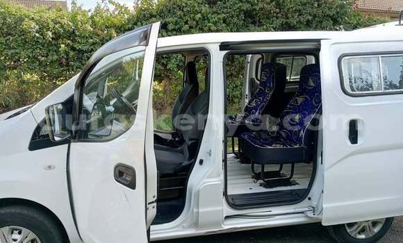 Oofamaa Nissan NV200 White Makiinaa iti Machakos keessatti Nairobi keessatti Oofamaa Nissan NV200 White Makiinaa iti Machakos keessatti Nairobi keessatti