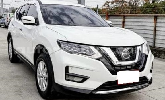Oofamaa Nissan X–Trail White Makiinaa iti Nairobi keessatti Nairobi keessatti Oofamaa Nissan X–Trail White Makiinaa iti Nairobi keessatti Nairobi keessatti