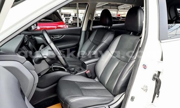 Oofamaa Nissan X–Trail White Makiinaa iti Nairobi keessatti Nairobi keessatti Oofamaa Nissan X–Trail White Makiinaa iti Nairobi keessatti Nairobi keessatti