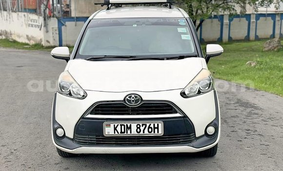 Nunua Ilio tumika Toyota Sienta Nyeupe Gari ndani ya Machakos nchini Nairobi