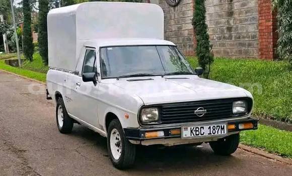 Oofamaa Nissan Datsun White Makiinaa iti Machakos keessatti Nairobi keessatti Oofamaa Nissan Datsun White Makiinaa iti Machakos keessatti Nairobi keessatti