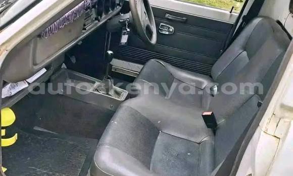 Oofamaa Nissan Datsun White Makiinaa iti Machakos keessatti Nairobi keessatti Oofamaa Nissan Datsun White Makiinaa iti Machakos keessatti Nairobi keessatti