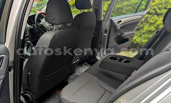 Oofamaa Volkswagen Golf Silver Makiinaa iti Nairobi keessatti Nairobi keessatti Oofamaa Volkswagen Golf Silver Makiinaa iti Nairobi keessatti Nairobi keessatti
